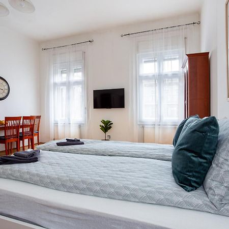 Urania Apartments Boedapest Buitenkant foto
